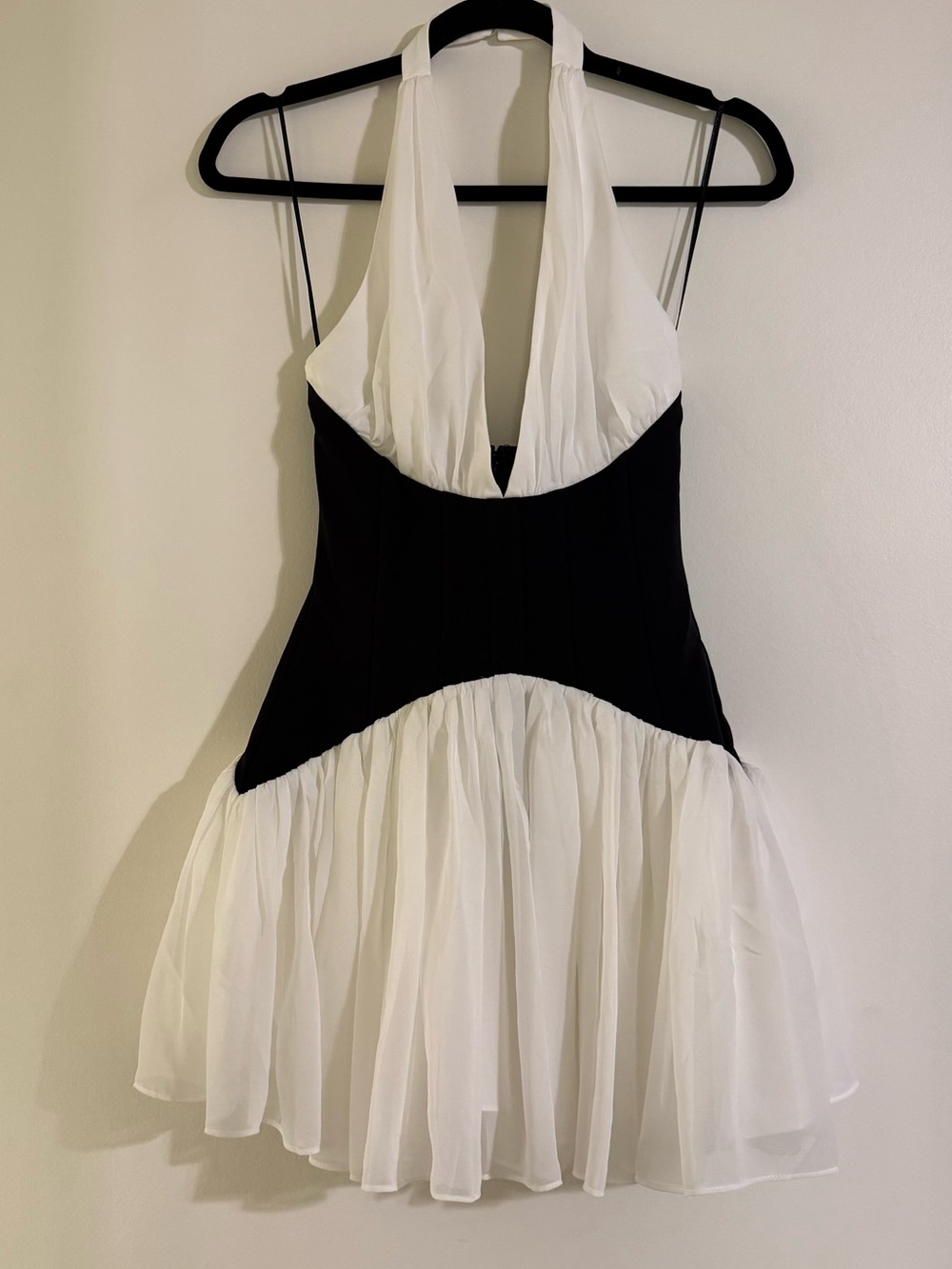 NWT Leau Harper Contrast Corset Halter Mini Dress - Picture 3 of 16